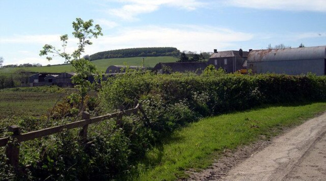 Llwyncrwn North Farm road