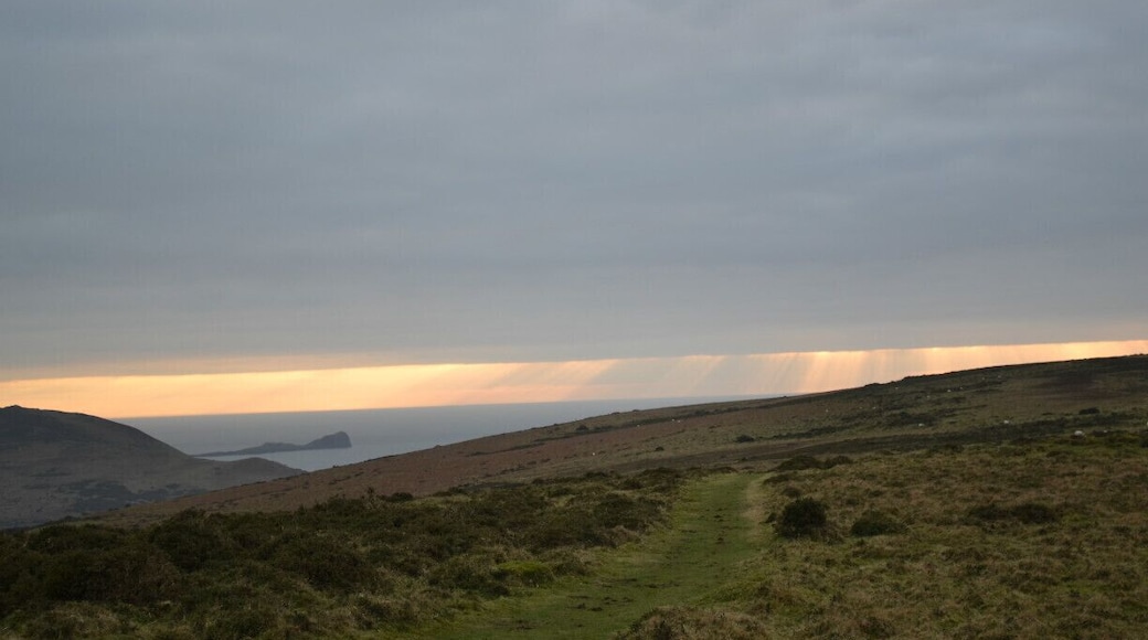 The heavens are awake