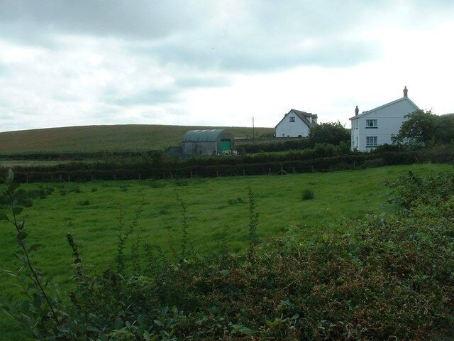 Dderwen and Talefryn The nearest house is Dderwen.