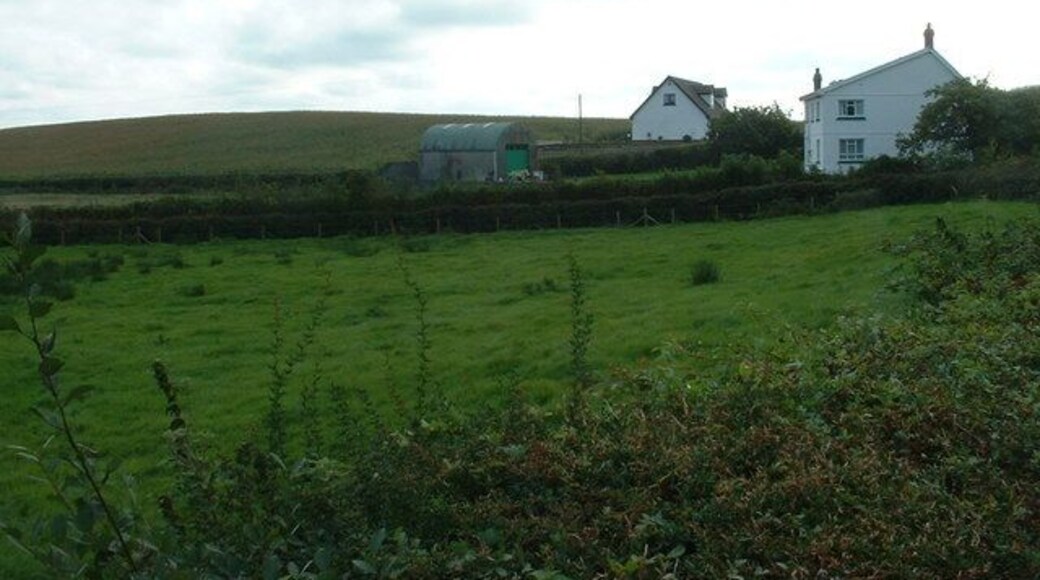Dderwen and Talefryn The nearest house is Dderwen.