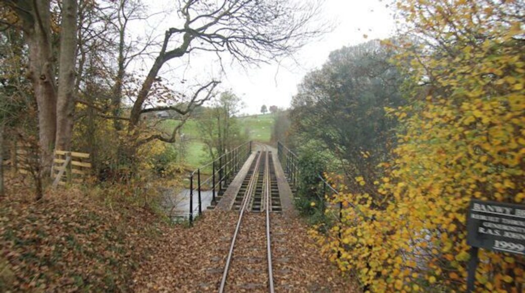 Leaving the Banwy Bridge