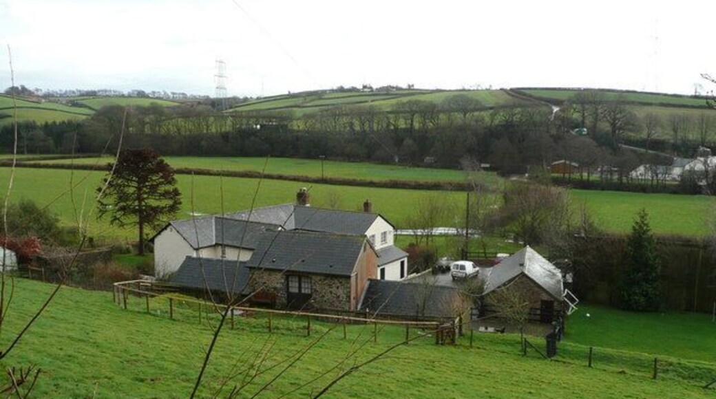View south from Nethercleave Looking south-east across the Yeo Valley from just outside the gridsquare.