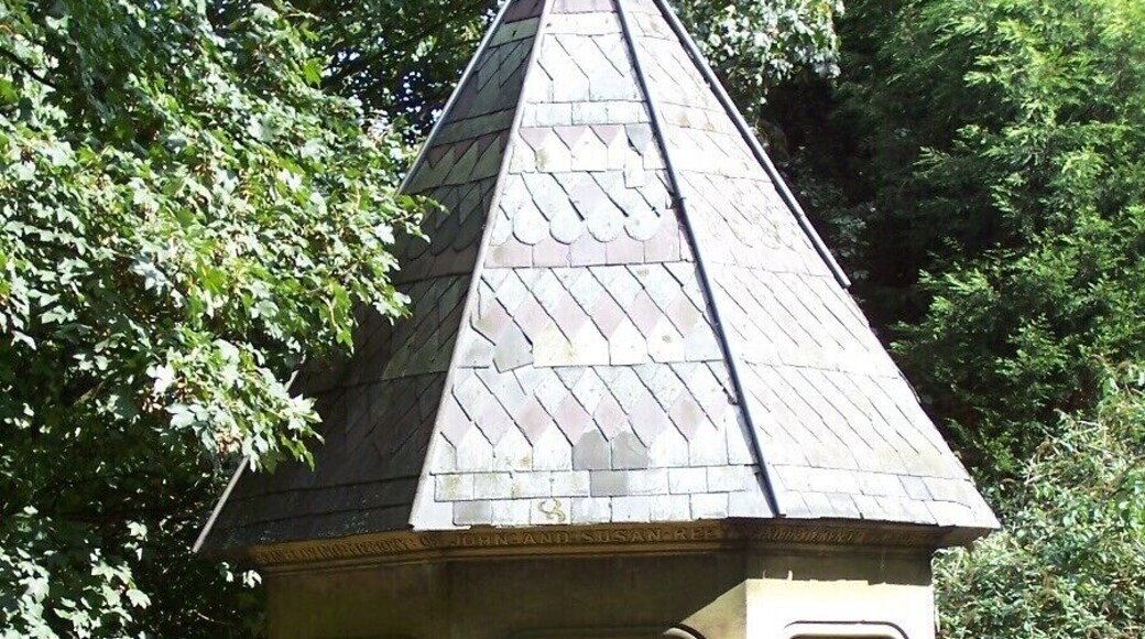 A memorial / well type thingy in Leadenham, Lincolnshire, UK