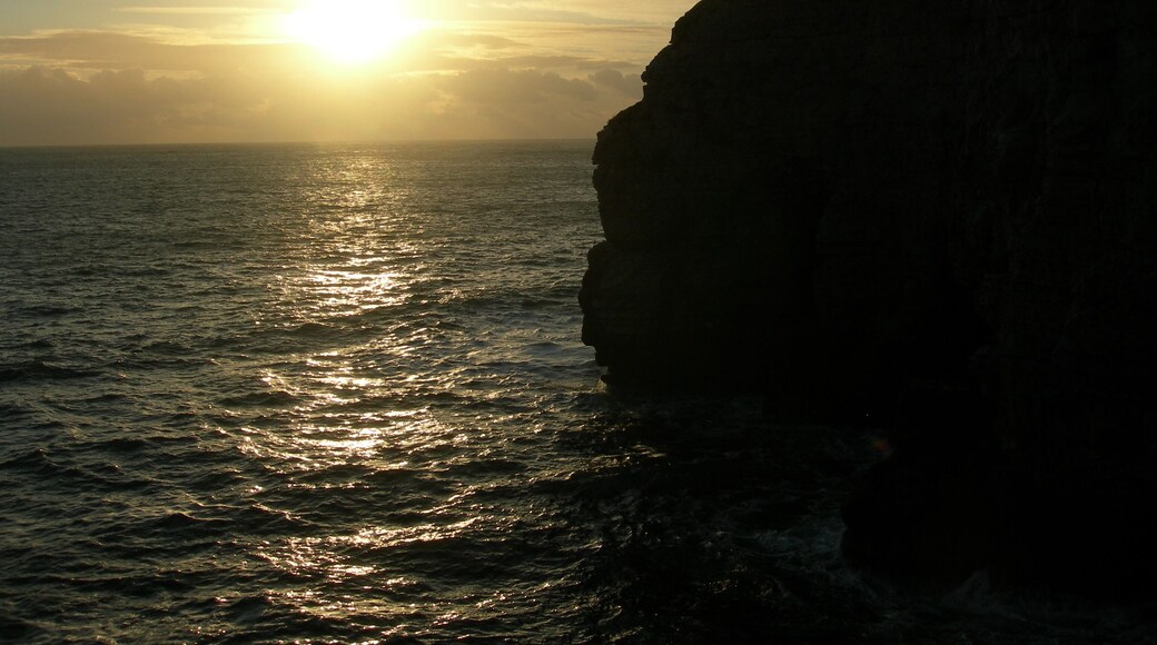 Cliff near Dancing Ledge - Low Sun