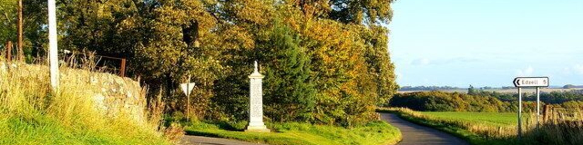 Kirriemui / Brechin / Edzell junction War Memorial is visible. The area to the left is known as Tigerton.