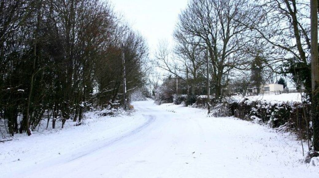 Curtis Meadow on the Lighthorne Road, Kineton View up the Lighthorne Road out of Kineton, with Curtis Meadow at the top on the right.