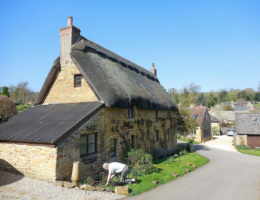 Ilmington Thatched Cottage