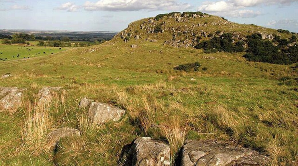 Hume Craigs Rocky outcrops on the northwest side of Hume village.