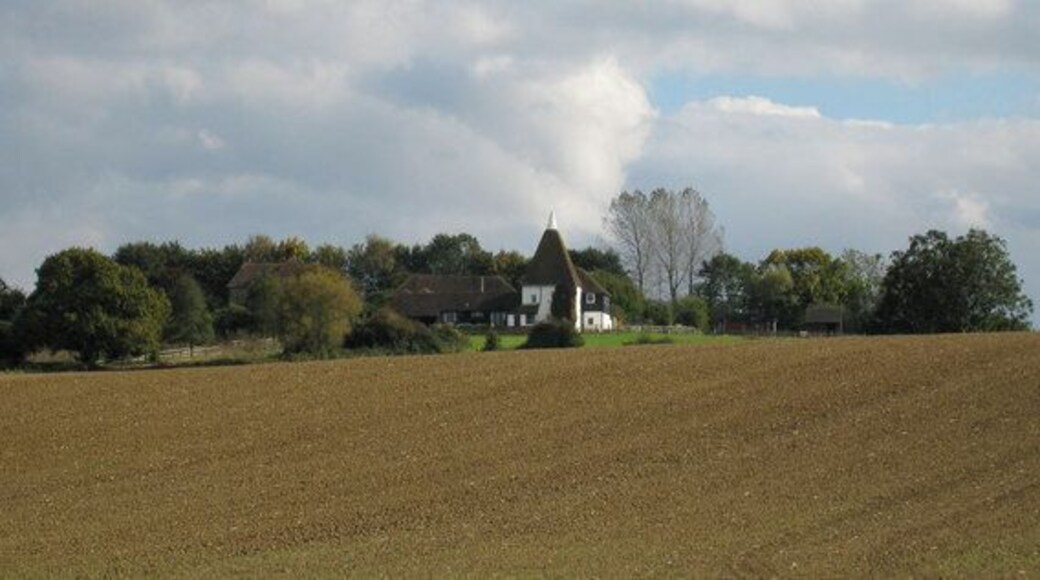 Oast House at Goldwell, Great Chart, Kent Grade II listed http://www.imagesofengland.org.uk/details/default.aspx?id=180932