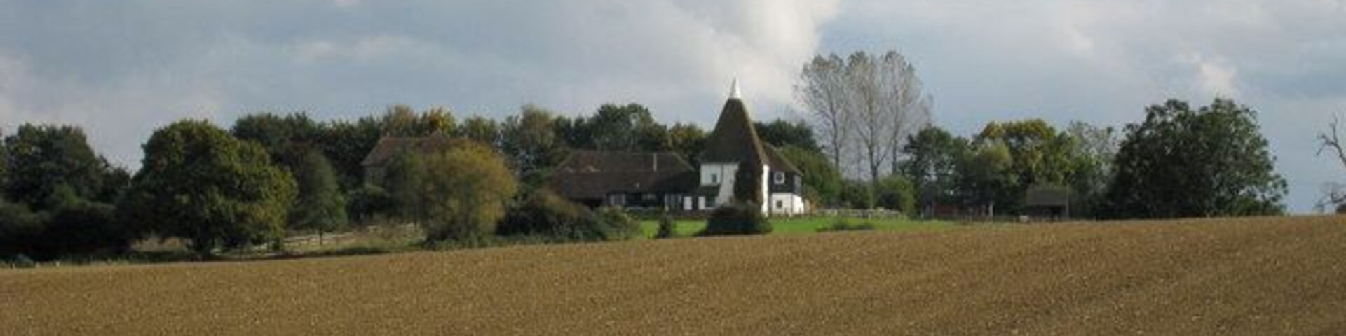 Oast House at Goldwell, Great Chart, Kent Grade II listed http://www.imagesofengland.org.uk/details/default.aspx?id=180932