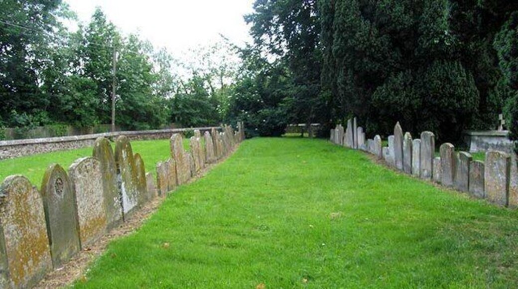 St James, Hockwold cum Wilton, Norfolk - Churchyard