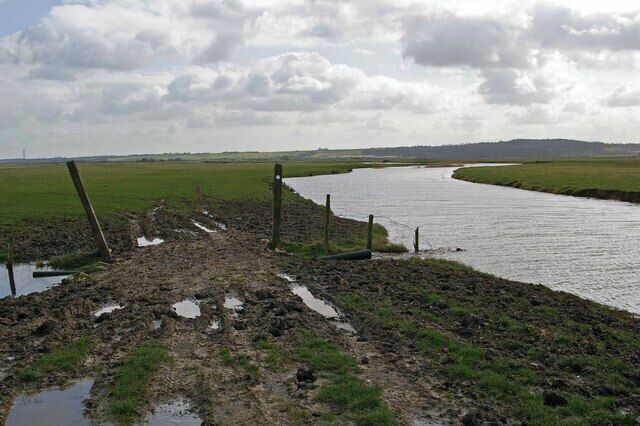 Footpath & Hope Fleet The footpath follows the bank of Hope Fleet beyond the gate as far as TQ765785, it then stops with no apparent reason for that position to be a destination.