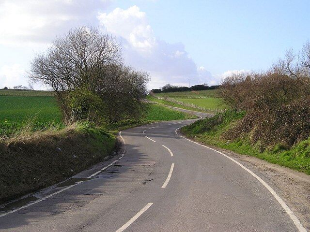 Road between High Halstow and Cooling