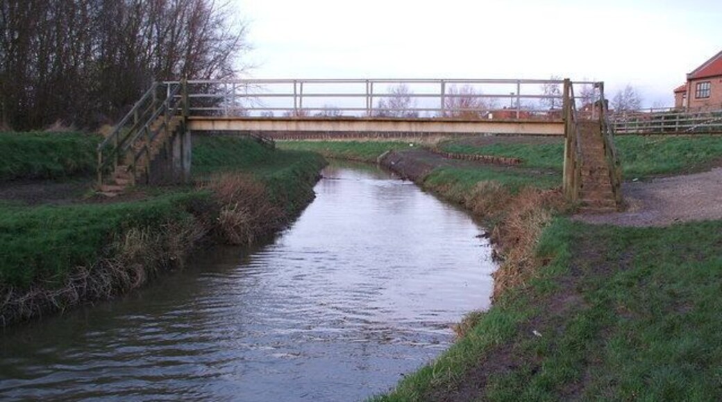 Footbridge over the River Foss at Earswick Village, York This bridge carries the Recreational Path, Ebor Way (and Centenary Way) across the River Foss west of the village of Earswick, north of York. It is shown as FB on the 1:25000 scale OS map while not shown on the 1:50000 sheet, (although the crossing of the public footpath is).