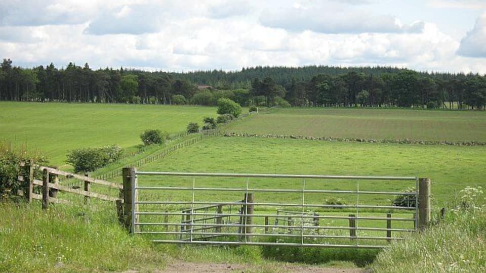 Farmland, Greenrig View southwards over the young River Almond from the B7066 at Greenrig.