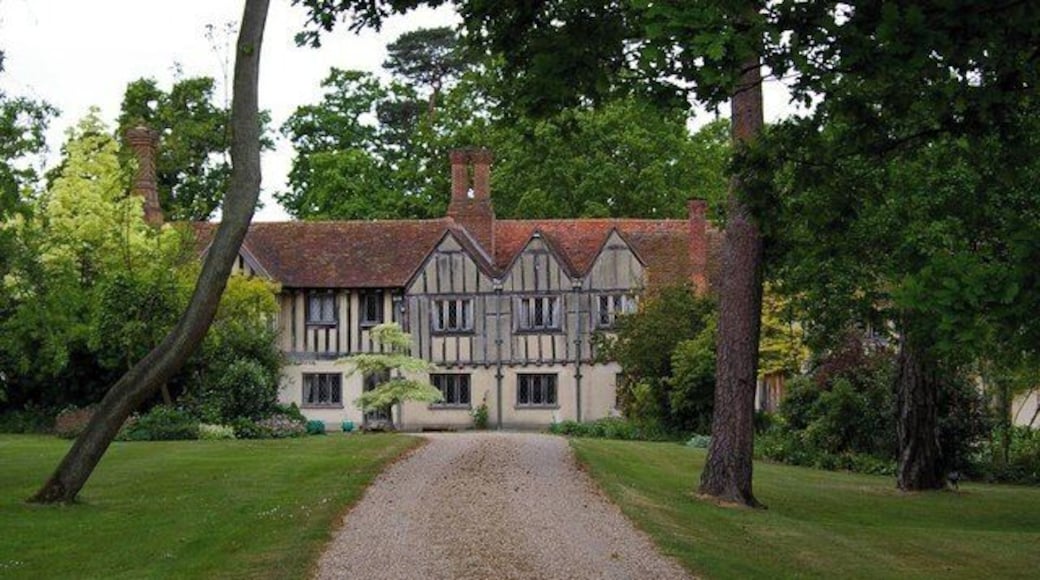 Pundicts Lodge. Pundicts Lodge is a fine old country house within the boundary wall of Braxted House Park