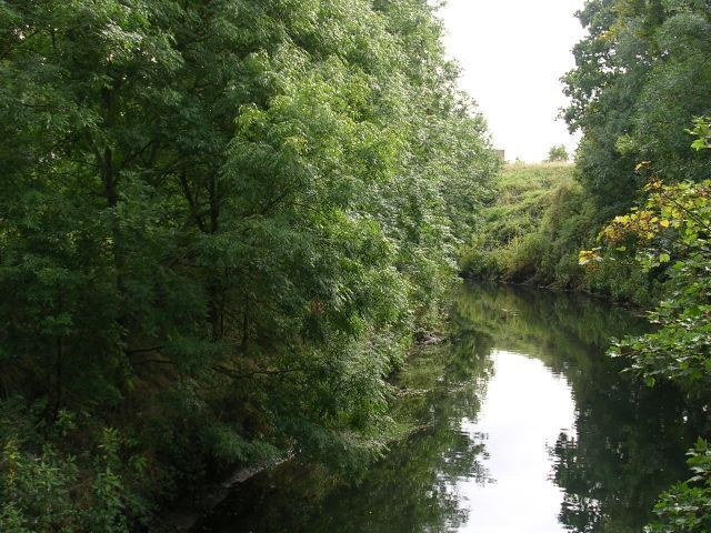 Glaze Brook. Looking downstream from Moss Lane Bridge, Glazebury. SJ67609606.