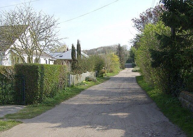 West End, Geldeston This footpath also gives access to the few houses off the main road at West End.