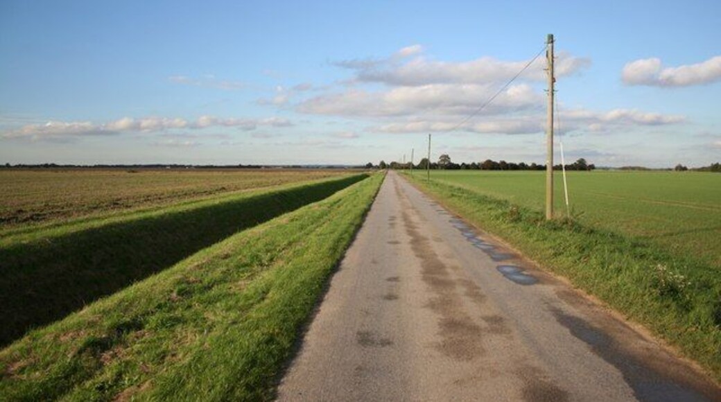 West Fen Road to Home Farm and the expanse of West Fen