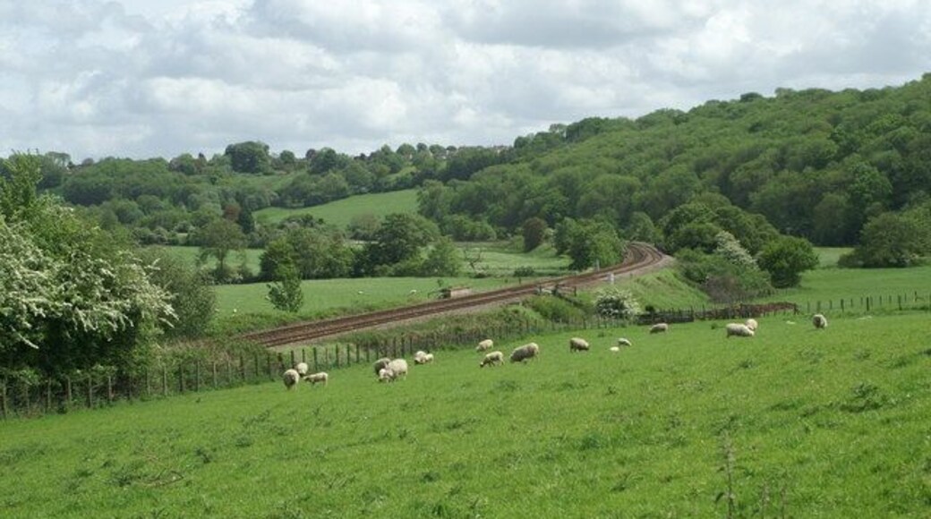 Avon Valley, Freshford. Looking southeast up the valley and the GWR from Station Road, Freshford