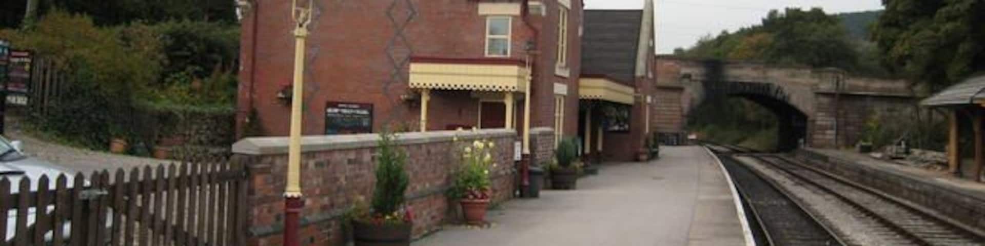 Kingsley & Froghall Station The award winning reconstructed station on the Churnet Valley Railway (CVR). Pretty well all that remained here after Beeching's Axe had wreaked havock was one track and the bridge. The platforms and station building have all been rebuild by the CVR http://www.churnet-valley-railway.co.uk/ to create this period view.