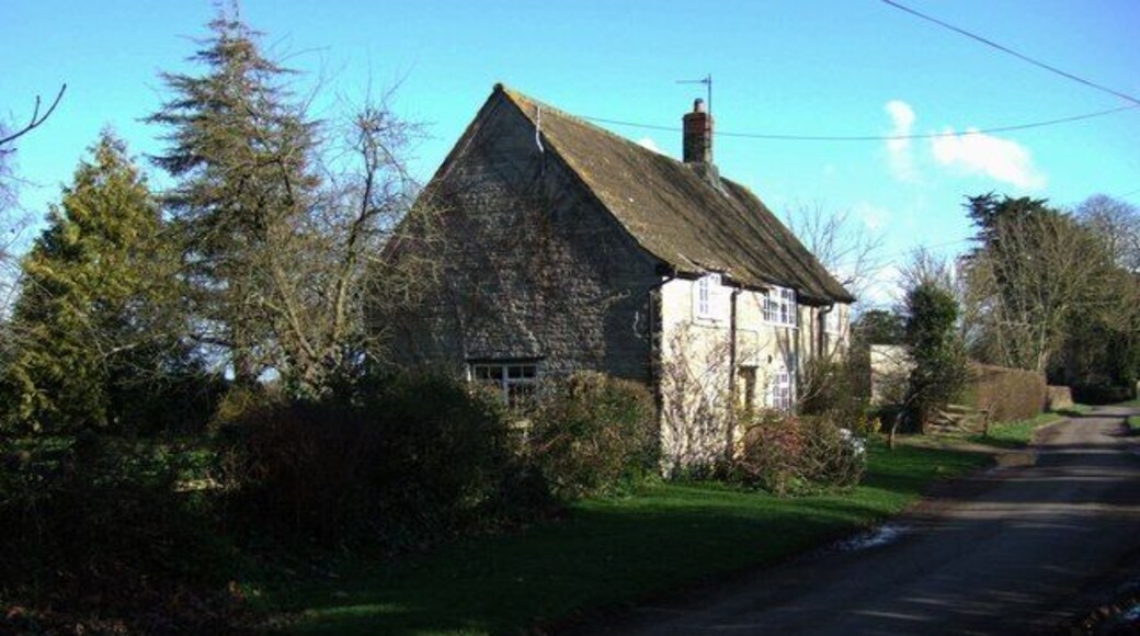 Church Cottage, Curry Mallet. On Lower Street, which leads to 352753; a reverse view of 352765.