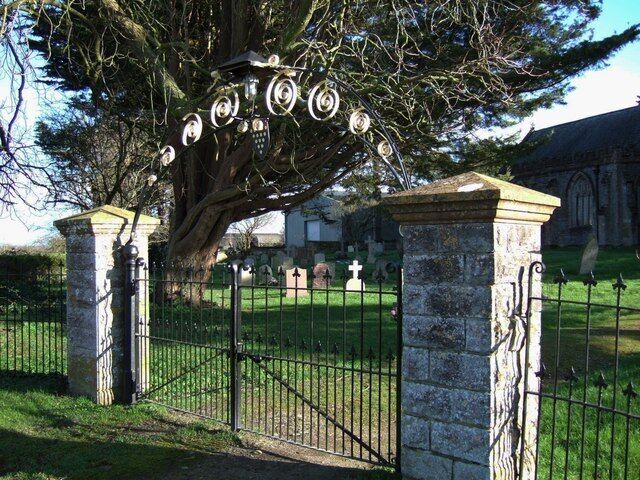 Gateway to All Saints church, Curry Mallet. An interesting design for this arch between the gateposts at the entrance to the churchyard for 352753.
