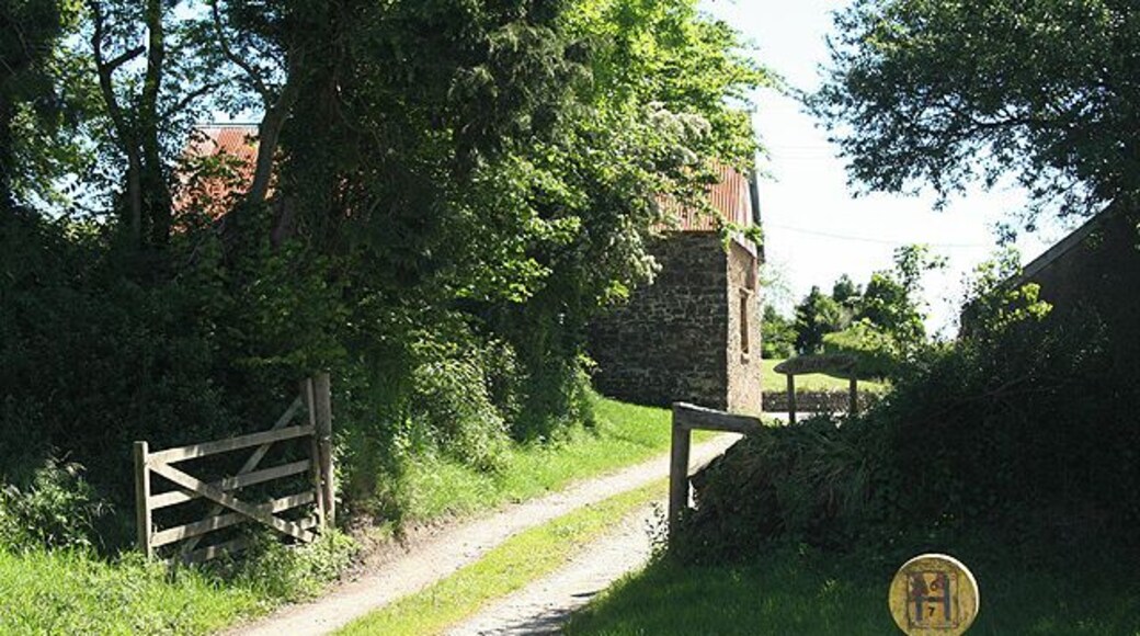 South Molton: entrance to North Hill Looking east