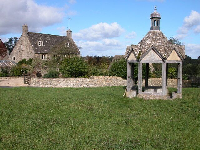 The old pump house, Farmington An unusual structure on a small green in the middle of the village of Farmington.
