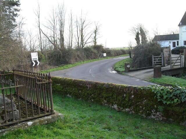 Looking from Earnley Churchyard towards a bend in Clappers Lane