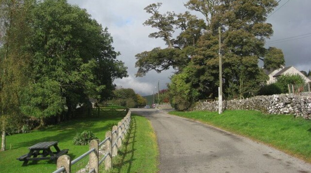 Earl Sterndale Approaching on the lane from Crowdecote.