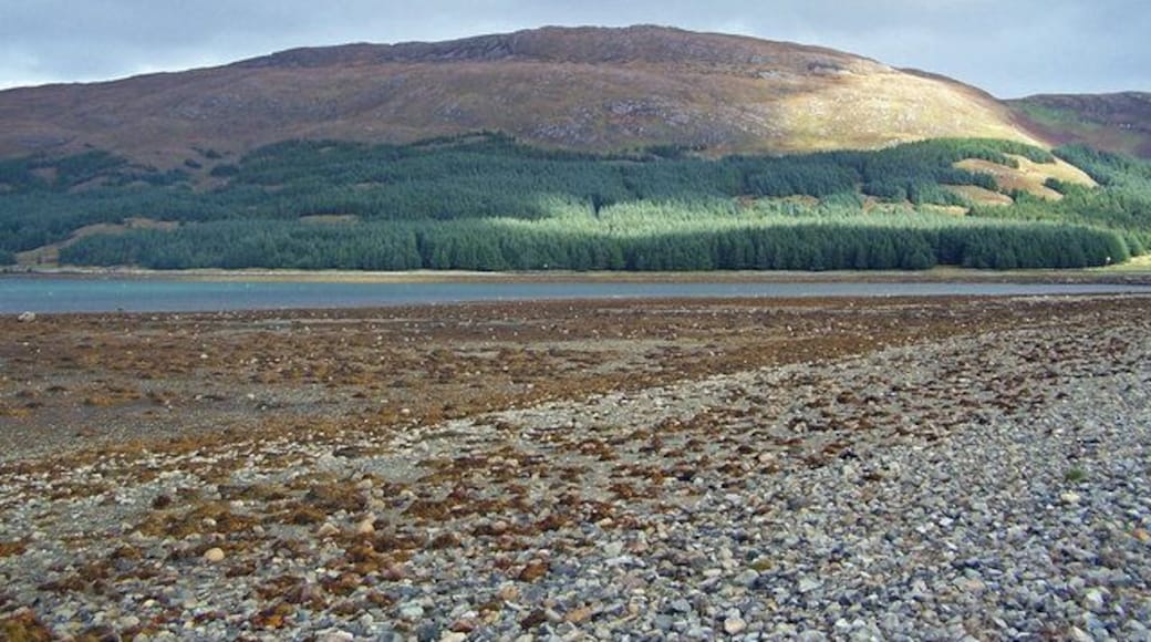 Caolas Scalpay Low tide, with the Isle of Scalpay beyond the water.