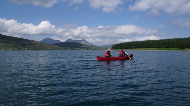 Crossing Caolas Scalpay A narrow crossing separates Skye from Scalpay. A canoe makes the short journey across this tidal reach very easy. At low tide the crossing is only about 100 metres and I have heard that it may even be possible to wade this stretch.