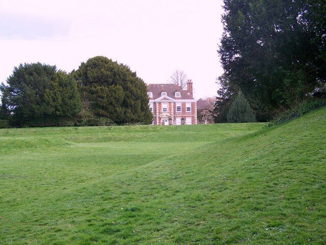 Moot House, Downton The house was built in 1700.