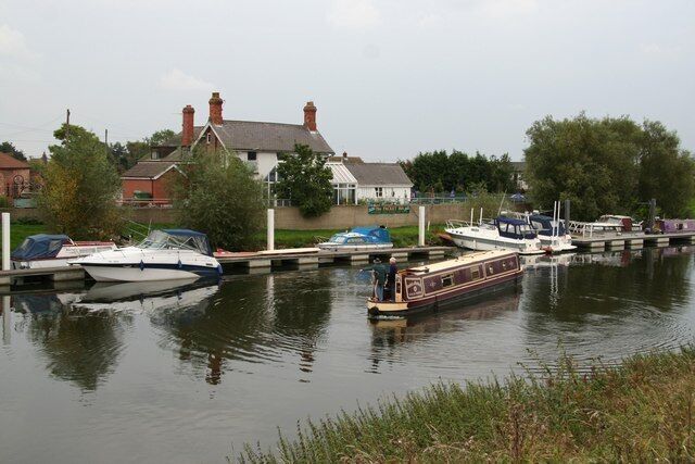 Dogdyke The Packet Inn and River Witham at Dogdyke