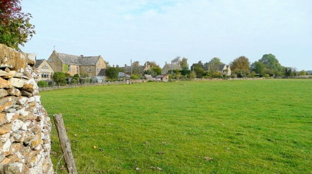 View north-east from St. James' churchyard A pastoral scene to the rear of the churchyard at Cutsdean.