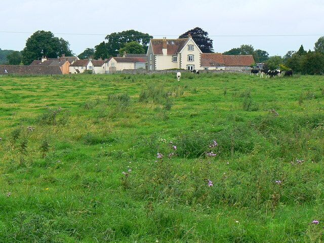Footpath towards Heath End The footpath stretches from the viewpoint towards the housing in the background. Although signposted, the path is hard to discern on the ground.