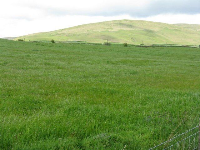 Farmland at Carco Mains Looking almost north towards, on this day anyway, the oddly named Black Hill.