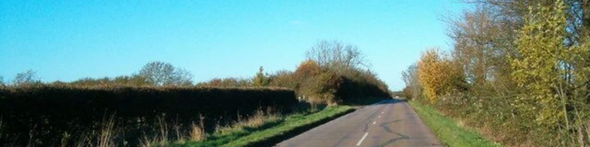 Straight Road This road heading north from Wharley End, Cranfield, marks the boundary to Cranfield airfield.