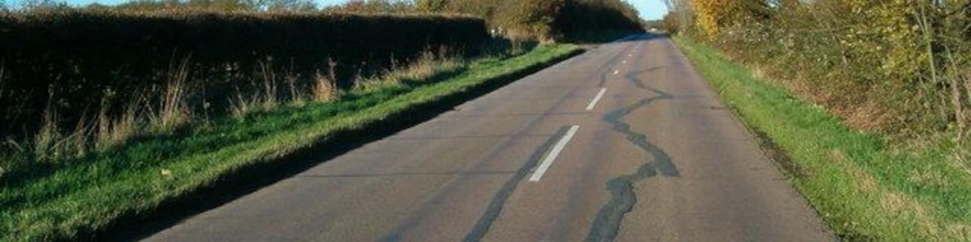Straight Road This road heading north from Wharley End, Cranfield, marks the boundary to Cranfield airfield.