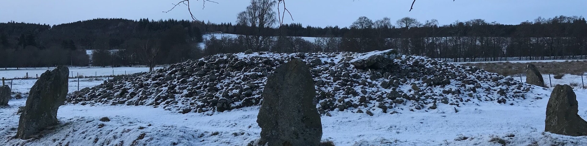 Neolithic burial site within a ring of stànding drones.