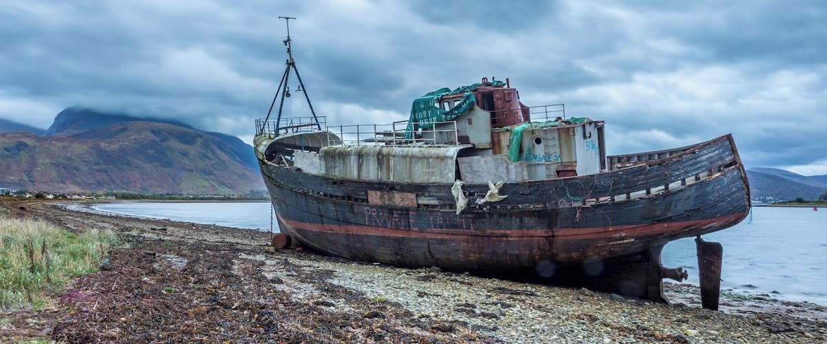 Corpach is a small village on the shore of Loch Linnhe just a few minutes drive from Fort William where I stayed during my recent trip to Scotland.
To access this old ship location, follow the signs to Corpach train station and park by the canal locks.
The area is pretty cool with a small park, a trail along the loch, the canal, and a Ben Nevis in the background, on a clear day!
This is a great spot; I was just unlucky with the weather that evening - the light was quite dull...
