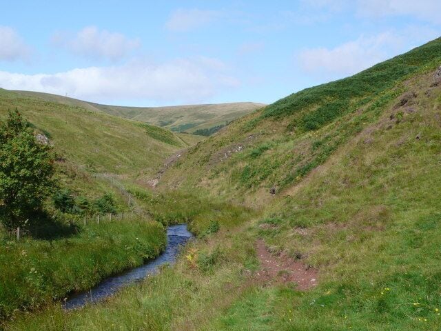 River North Esk Situated a little downstream of the confluence with the Fairliehope Burn.