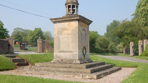 Alberbury war memorial.