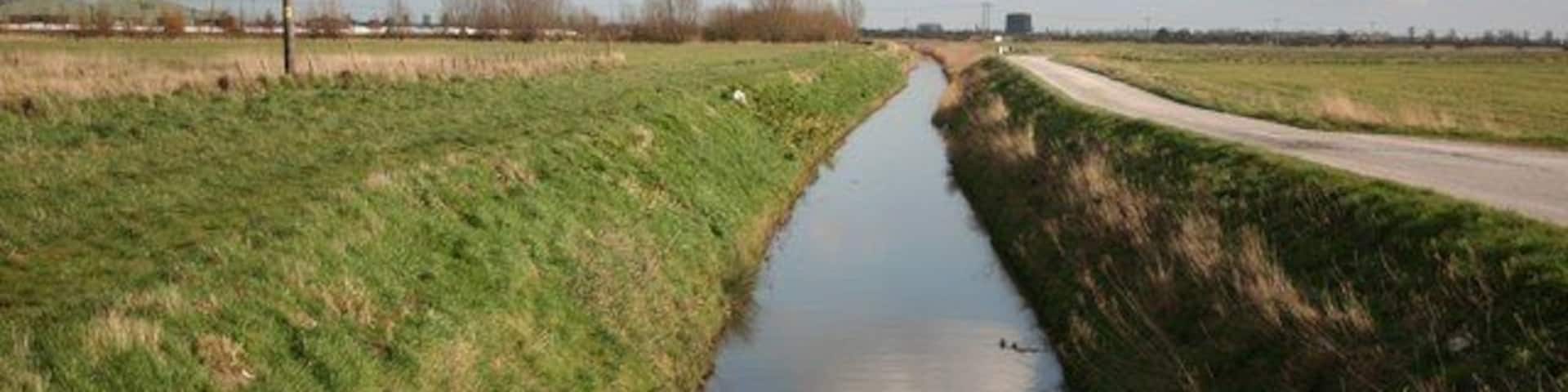Wedlands Drain Looking east from Middlemarsh Road Bridge towards Skegness