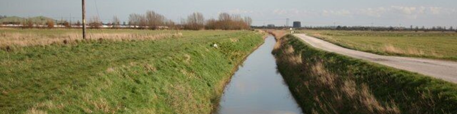 Wedlands Drain Looking east from Middlemarsh Road Bridge towards Skegness