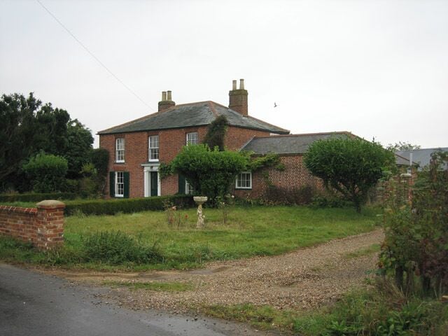 Georgian style house in Burgh St Peter. Next door to 591802 and up the road from 591809, this quietly handsome house is not converted at all, although conversion work is going on in the building behind it, perhaps a barn.