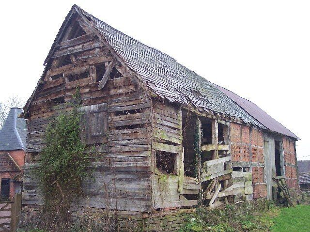 Dilapidated Barn, Mayfields Farm. Viewed from the NE.