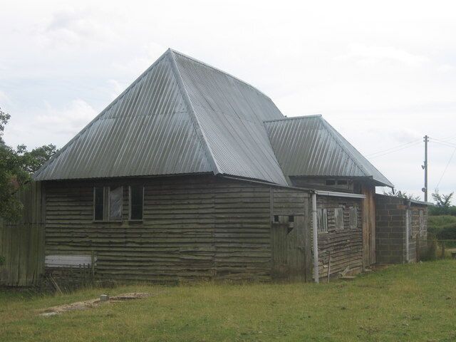 Tearnden Farm Barn Unconverted Barn in Tearnden Farm. Seen from a footpath from Wissenden Lane to Bethersden Road.
