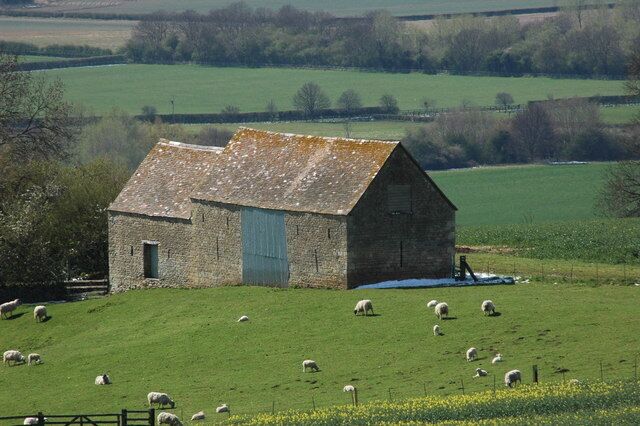 Stone barn on Bredon Hill Stone barn on the southern slopes of Bredon Hill above the village of Conderton.